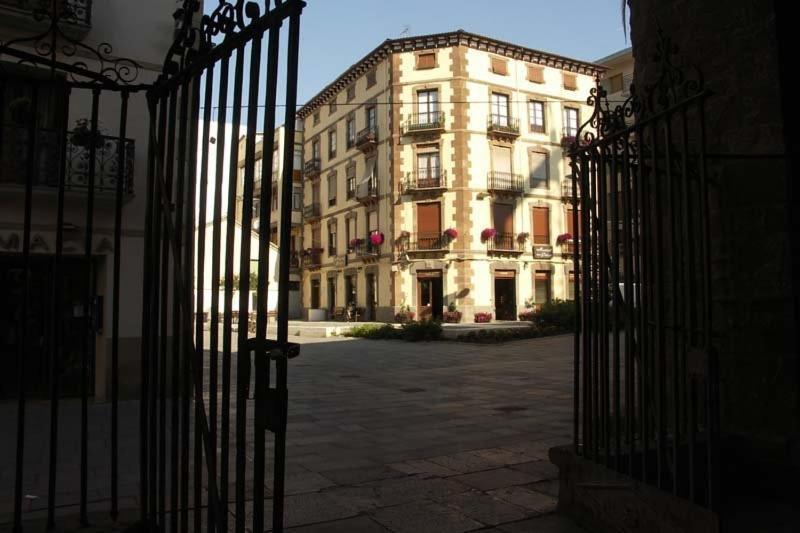 Hostal Paris Jaca Kültér fotó
